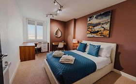 Marina With A View / 2 Bd Flat